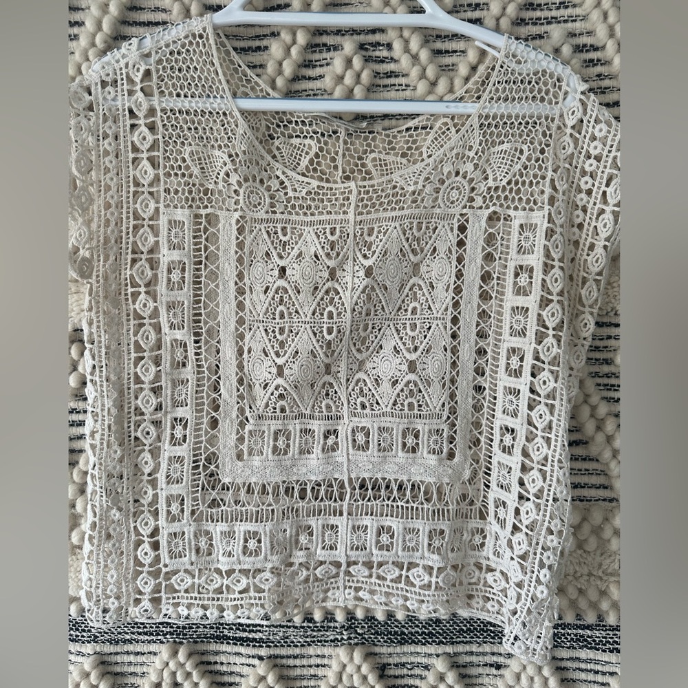 Lauren Conrad crochet top